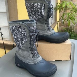 Women’s THE NORTH FACE  thermoball winter/snow boots Sz 6